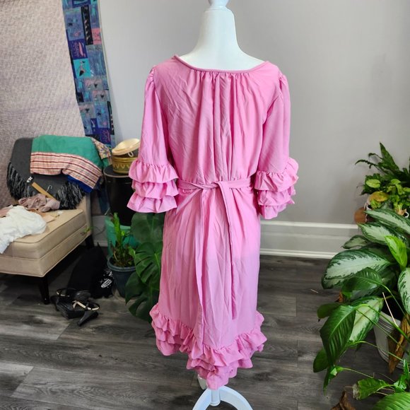 Vintage 1970's Rose Pink Shift Dress with Ruffle Cuffs & Hem - Picture 10 of 13